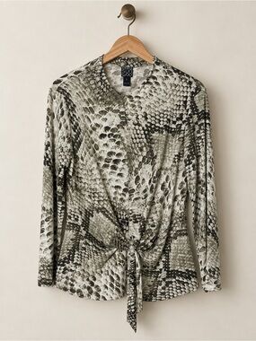 🚩Final Sale
Clara Sun Woo | Reptile Tie Front Lightweight Blouse Size Large